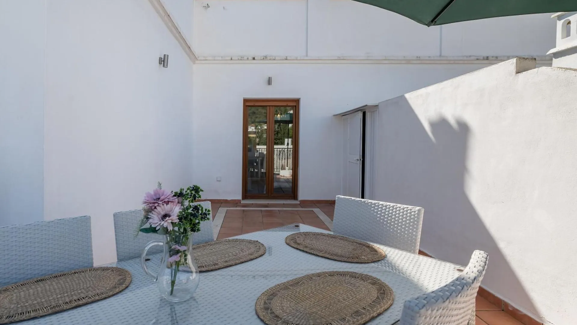 3 Bed Apartment In ベナアビス