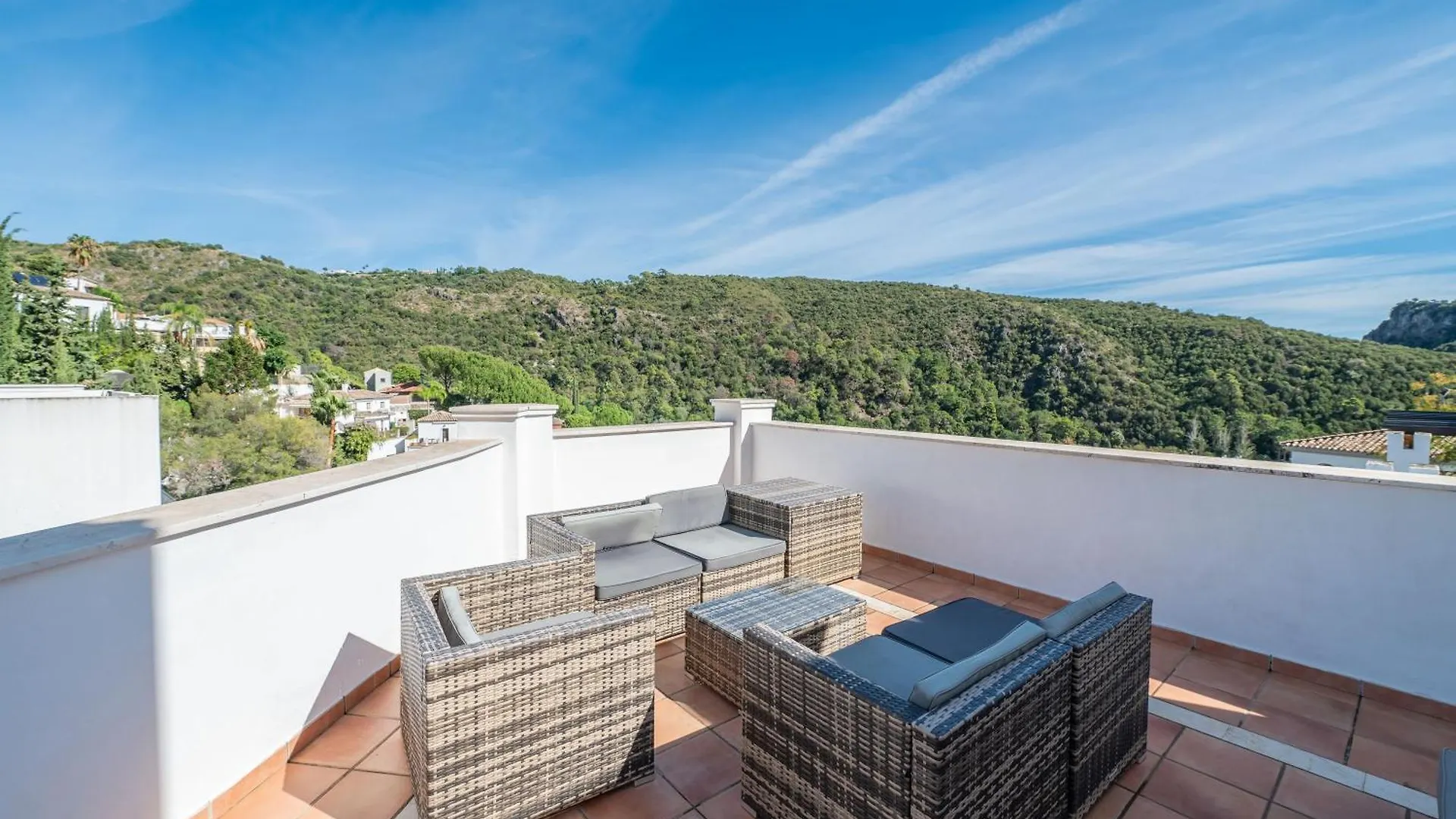 3 Bed Apartment In ベナアビス